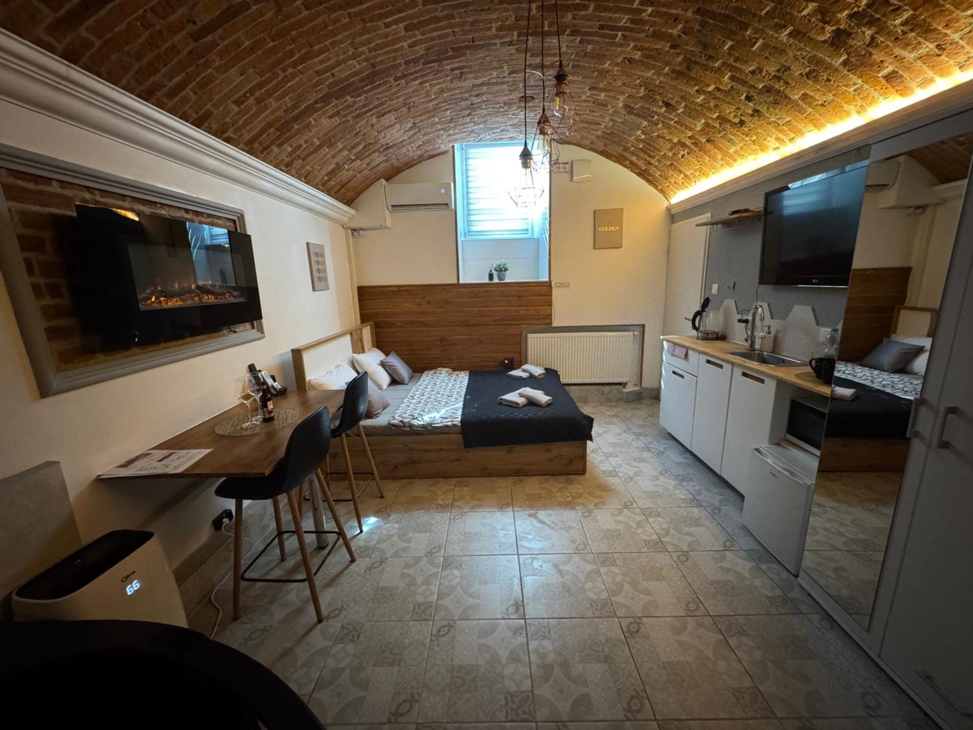 Underground Jacuzzi Rooms — Photos 2